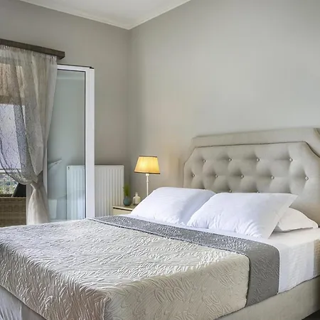 Arabella In 6 Bedrooms With Pool And Wifi